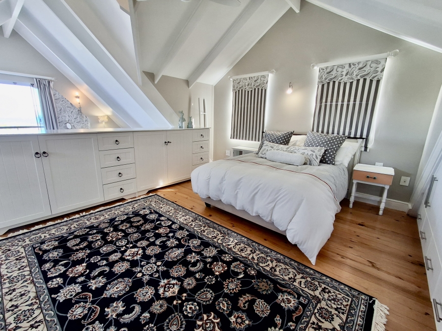 5 Bedroom Property for Sale in Grotto Bay Western Cape